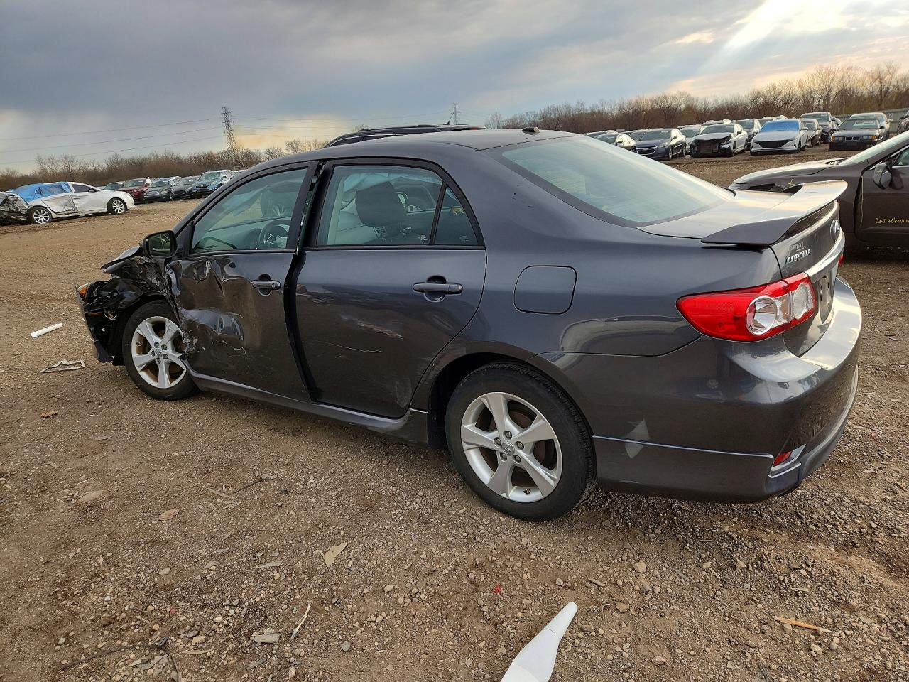 2011 TOYOTA COROLLA S photo 3