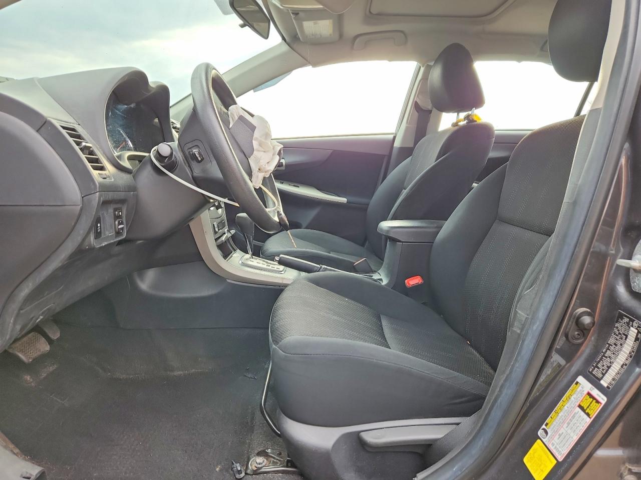 2011 TOYOTA COROLLA S photo 13