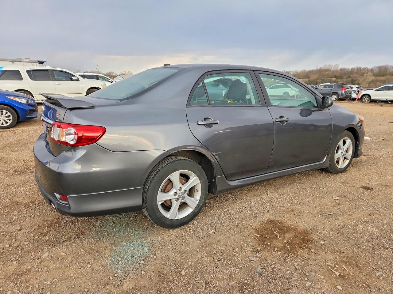 2011 TOYOTA COROLLA S photo 5