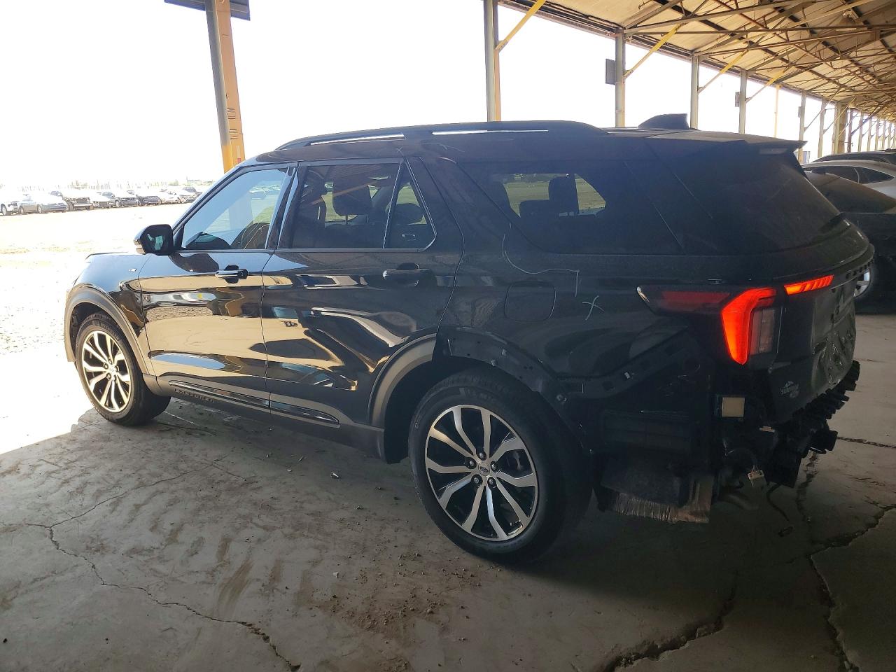 2025 FORD EXPLORER ST-LINE photo 3