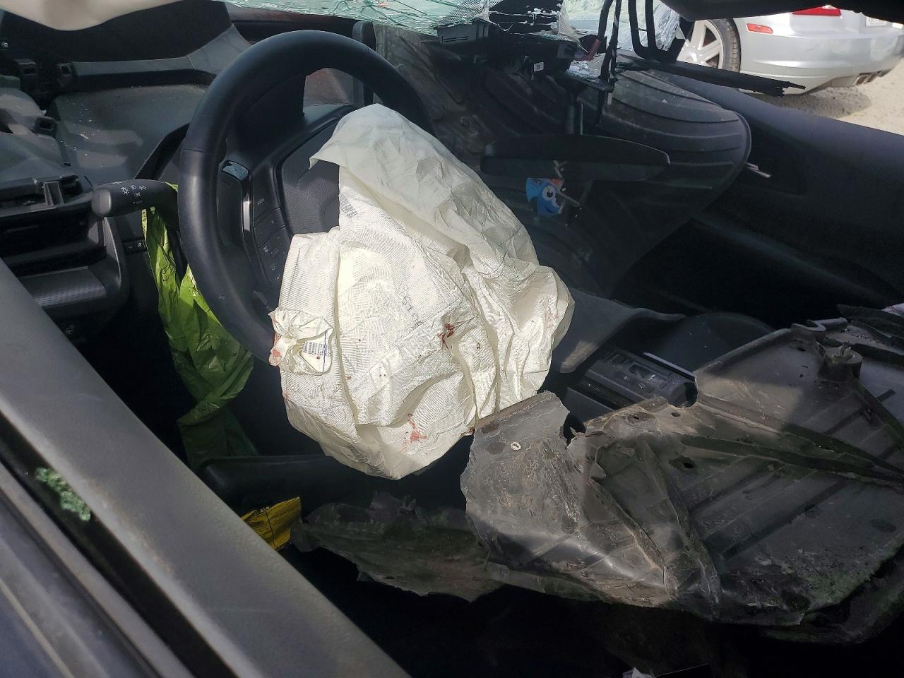 2024 TOYOTA PRIUS XLE photo 8