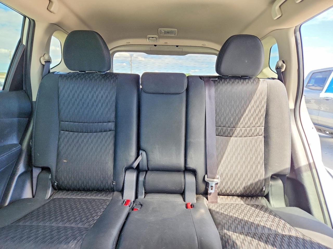 2018 NISSAN ROGUE SV photo 19