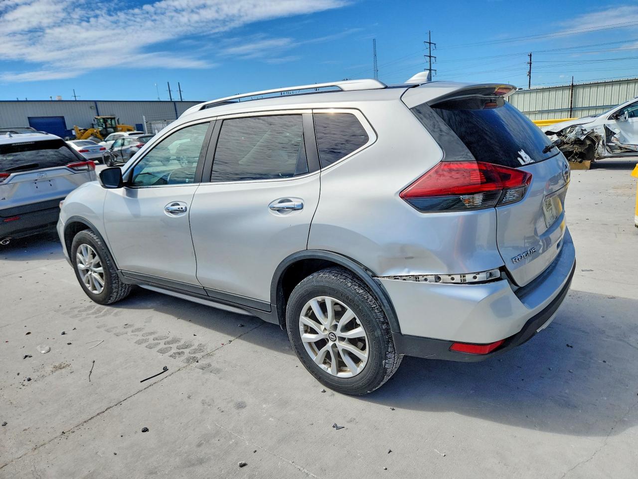 2018 NISSAN ROGUE SV photo 3