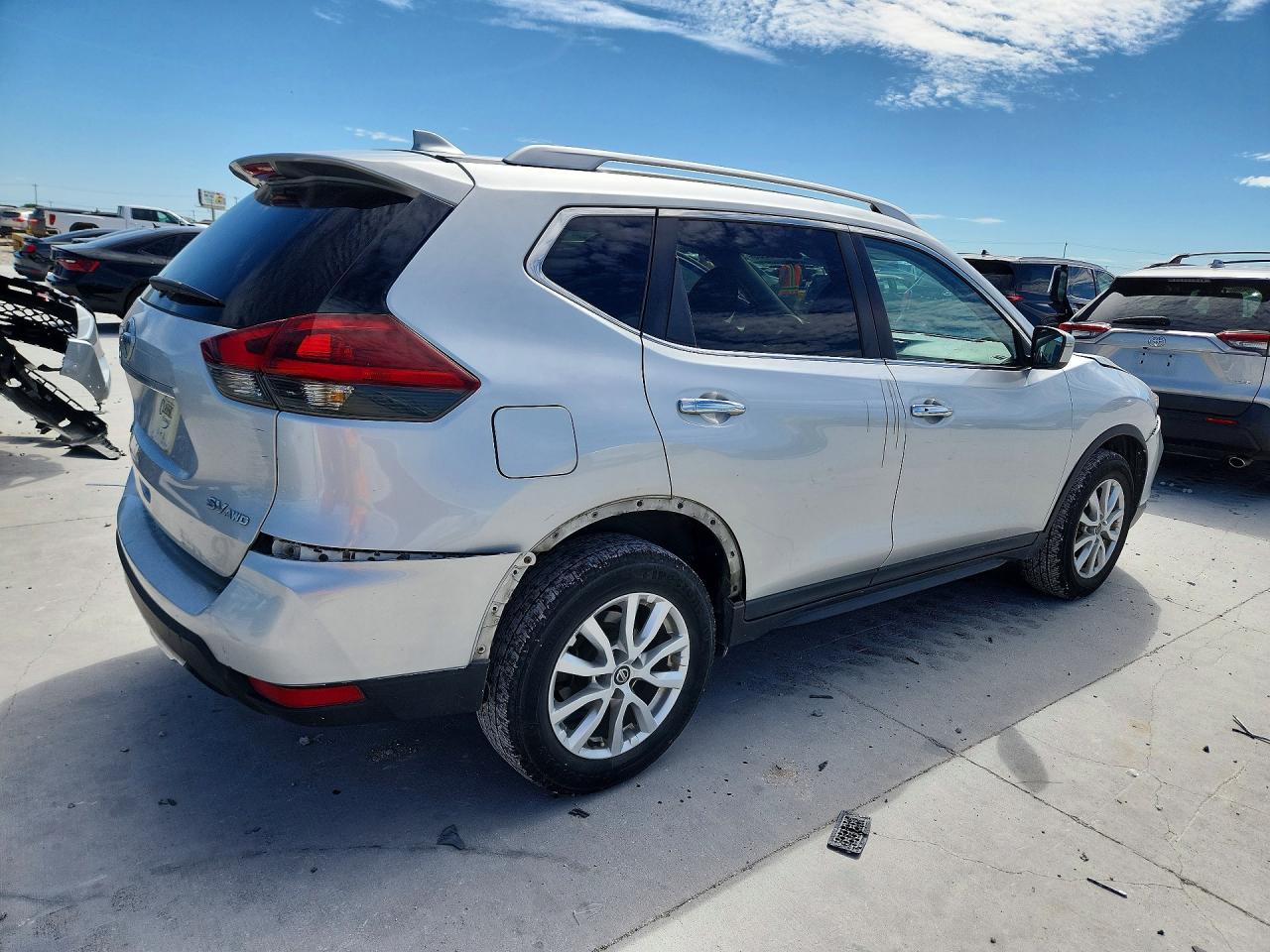 2018 NISSAN ROGUE SV photo 5