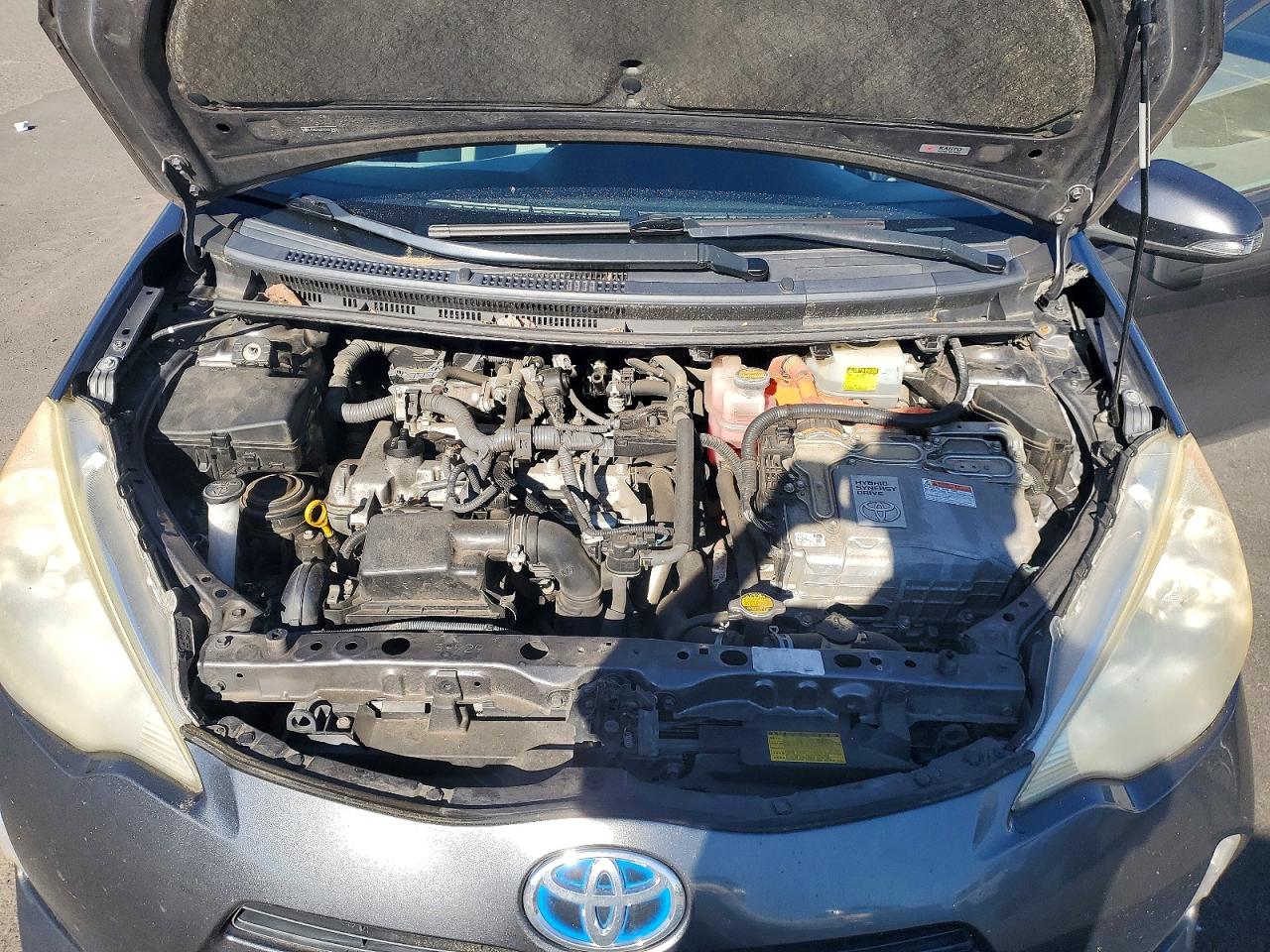 2012 TOYOTA PRIUS C TWO photo 21