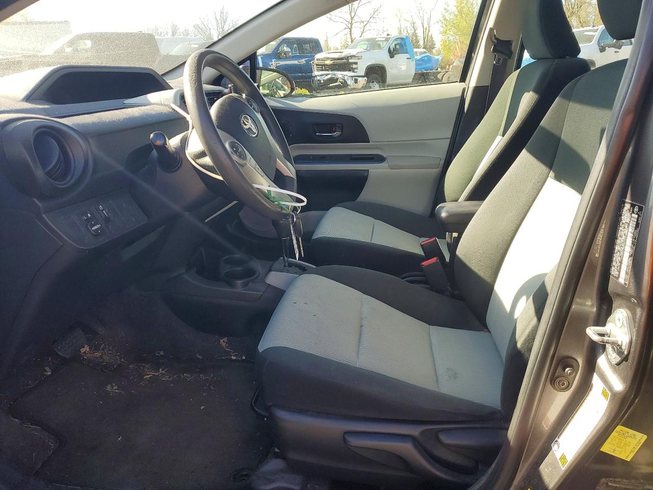 2012 TOYOTA PRIUS C TWO photo 13