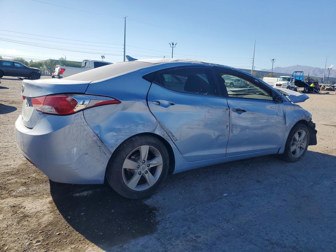 2013 HYUNDAI ELANTRA GLS photo 5