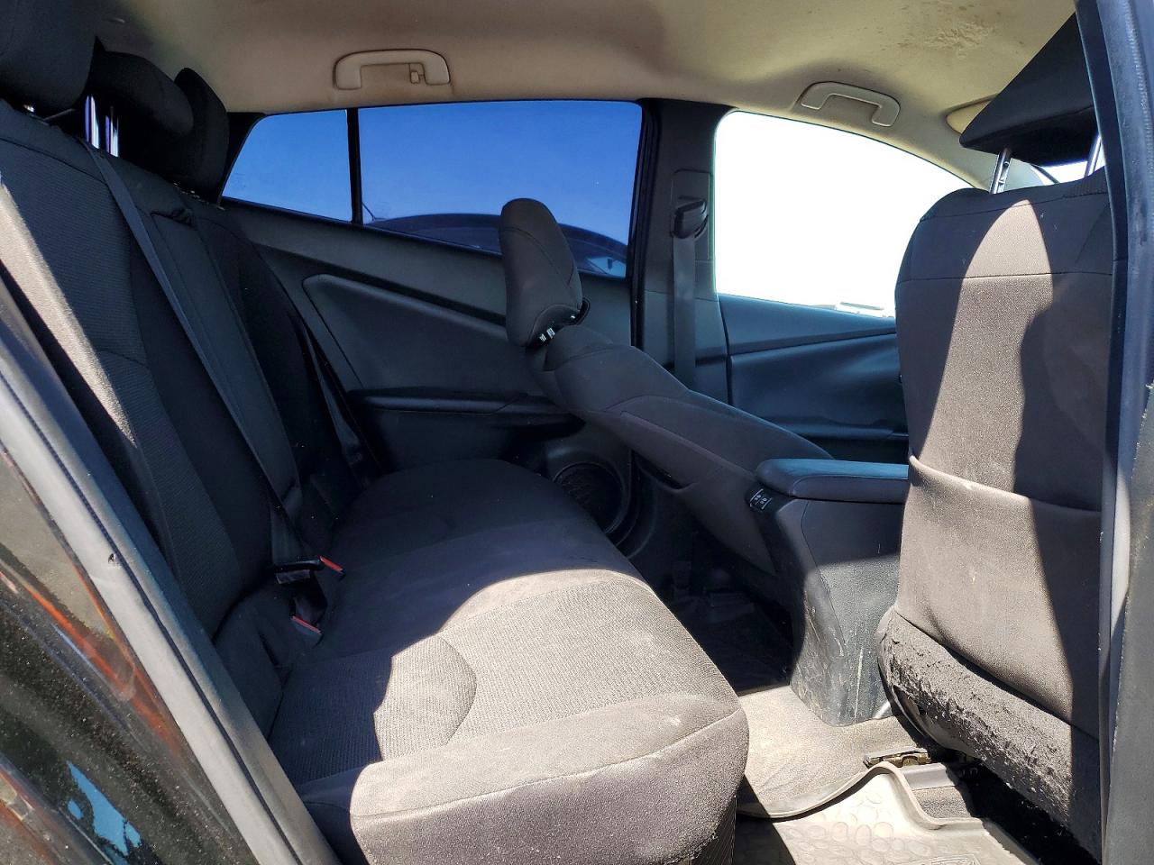 2019 TOYOTA PRIUS LE photo 19