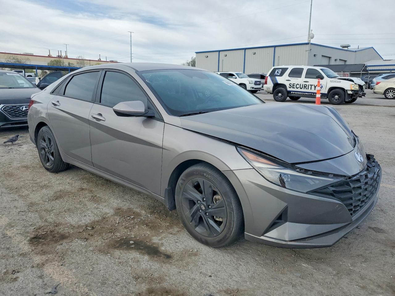 2023 HYUNDAI ELANTRA SEL photo 10