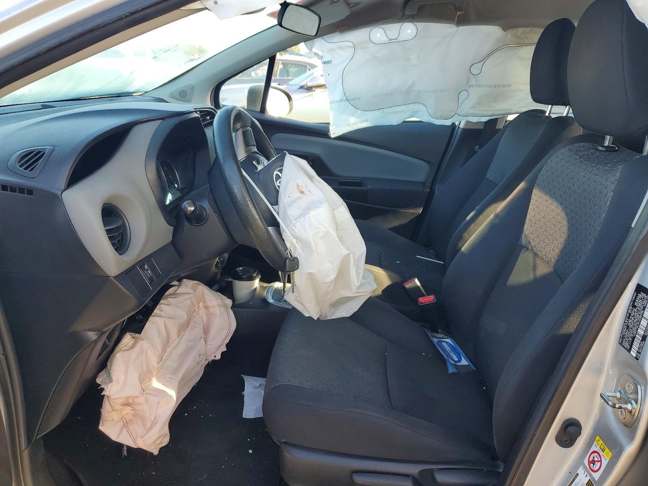 2017 TOYOTA YARIS 5-DOOR L FLEET photo 7