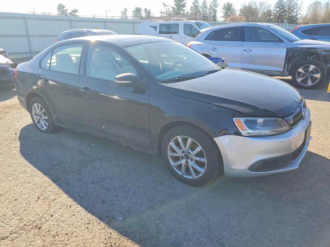 2011 VOLKSWAGEN JETTA SE photo 4