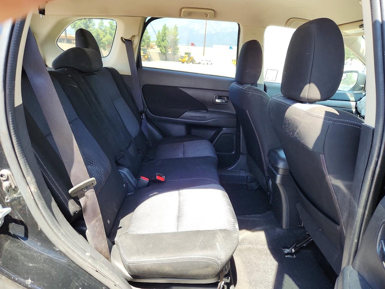 2016 MITSUBISHI OUTLANDER ES photo 21