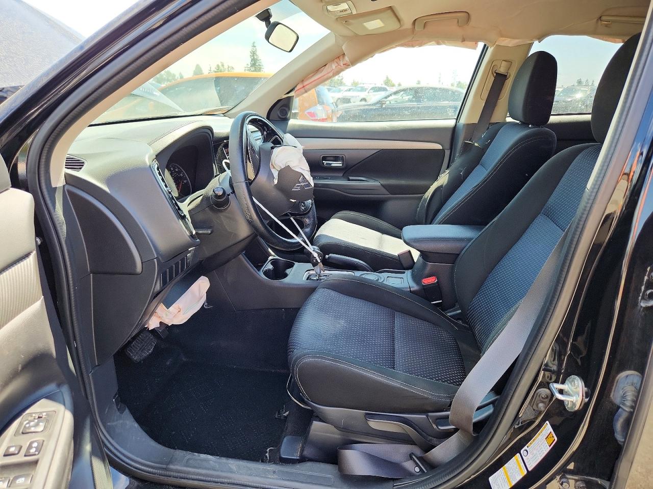 2016 MITSUBISHI OUTLANDER ES photo 13