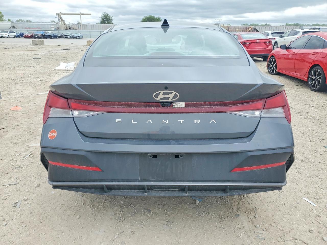 2024 HYUNDAI ELANTRA SEL photo 11