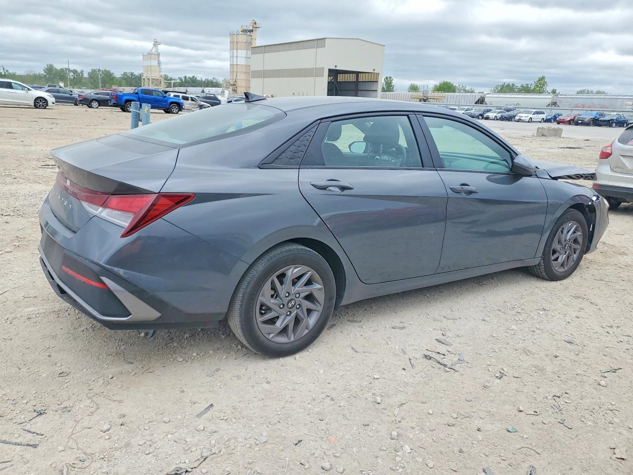 2024 HYUNDAI ELANTRA SEL photo 5
