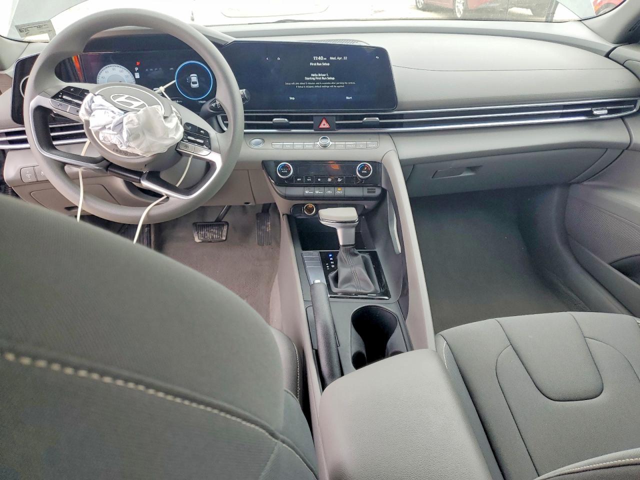 2024 HYUNDAI ELANTRA SEL photo 15