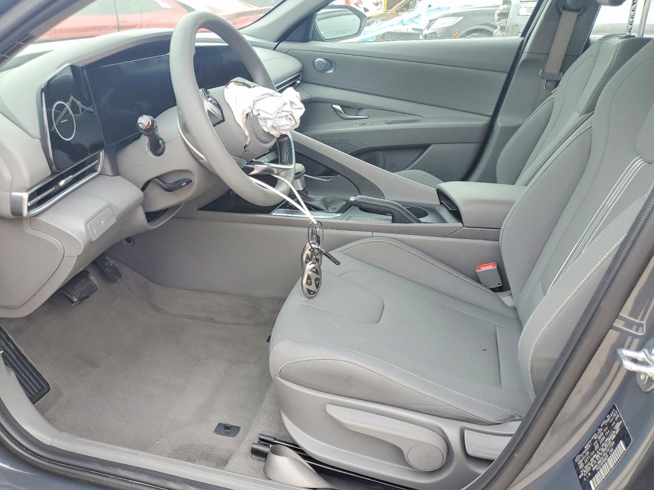 2024 HYUNDAI ELANTRA SEL photo 13