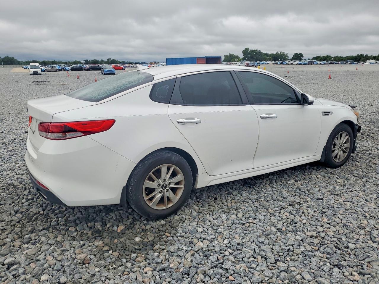 2018 KIA OPTIMA LX photo 5