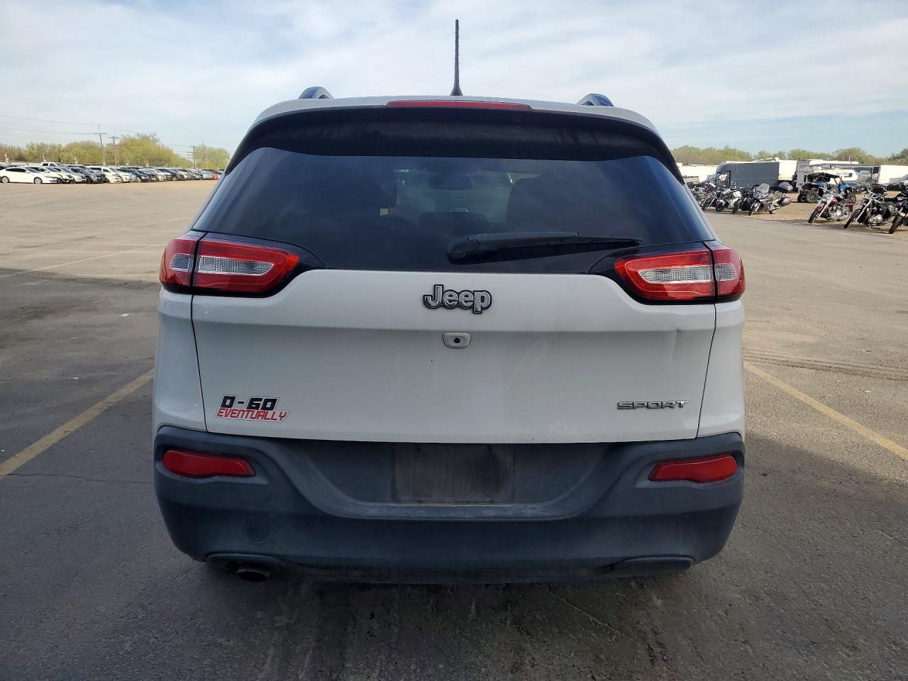 2016 JEEP CHEROKEE photo 6