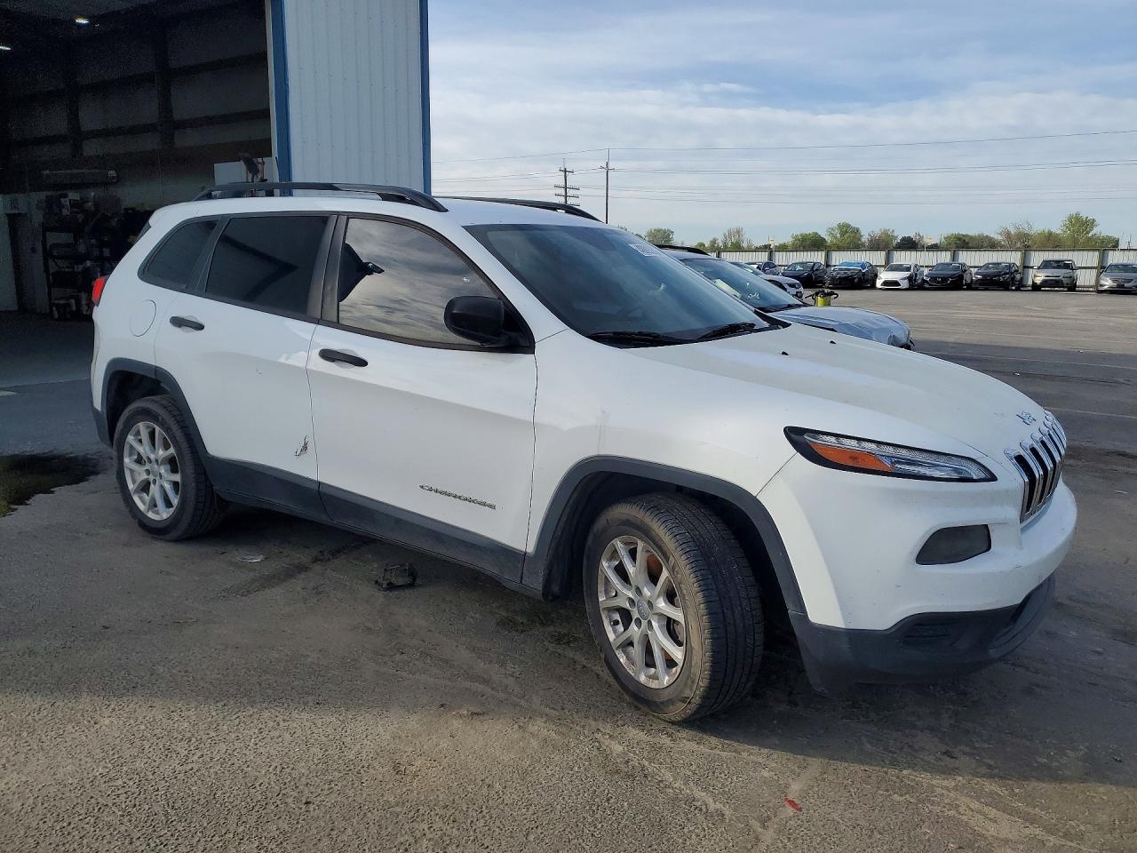 2016 JEEP CHEROKEE photo 4