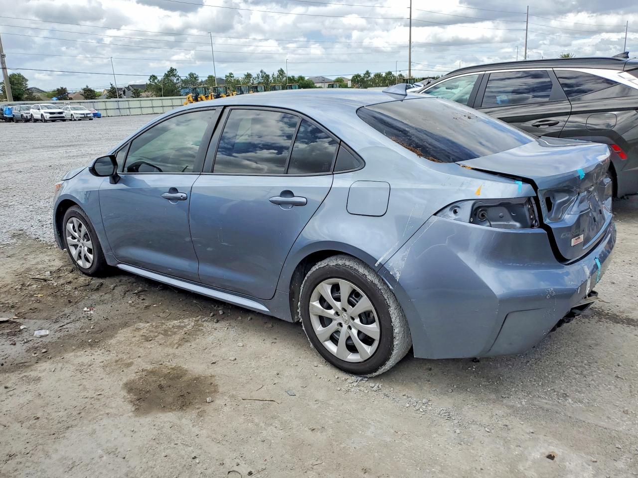 2021 TOYOTA COROLLA LE photo 3