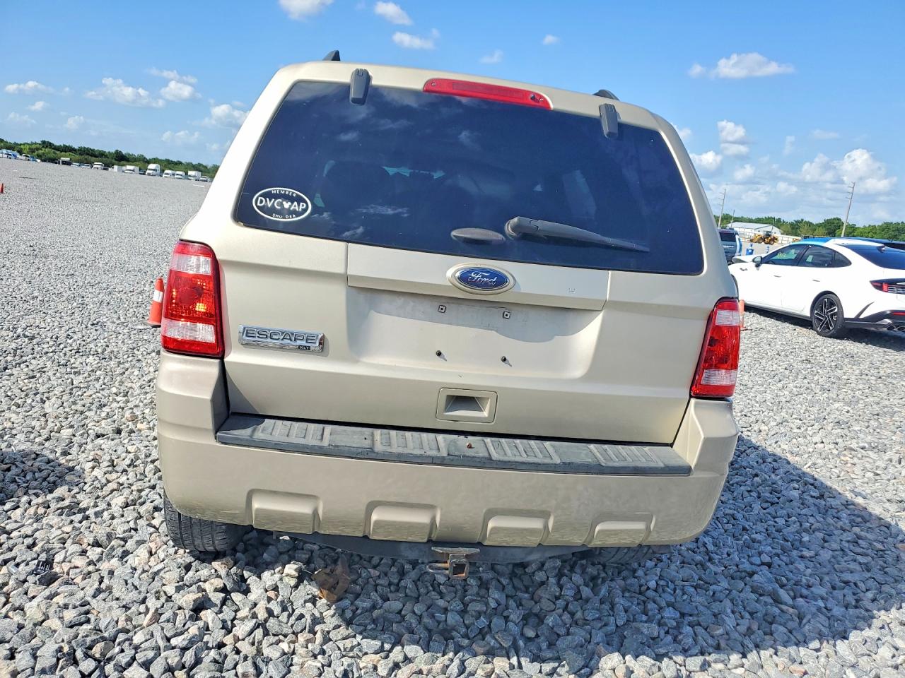 2011 FORD ESCAPE XLT photo 11