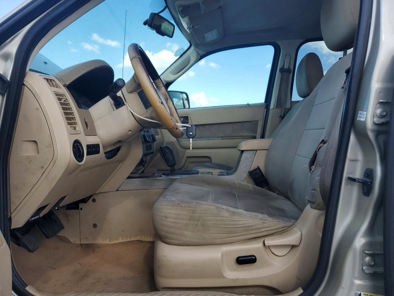 2011 FORD ESCAPE XLT photo 13