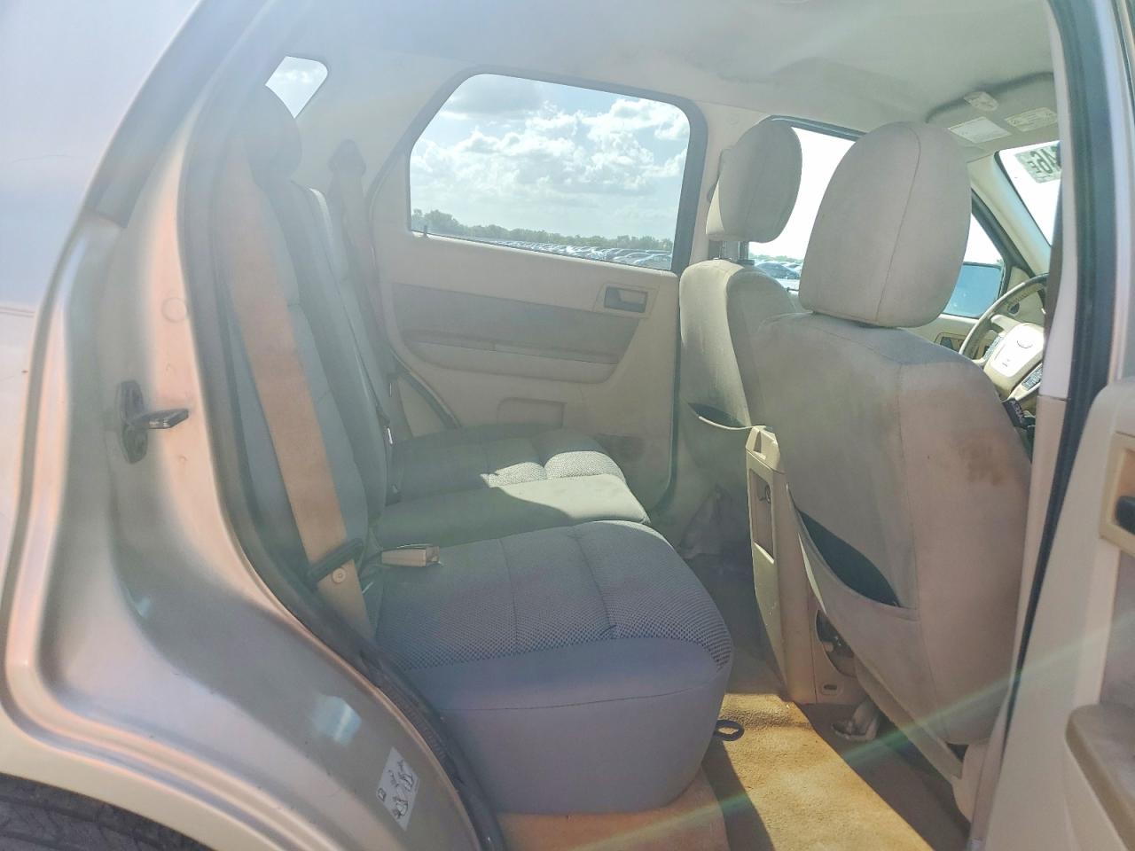 2011 FORD ESCAPE XLT photo 21