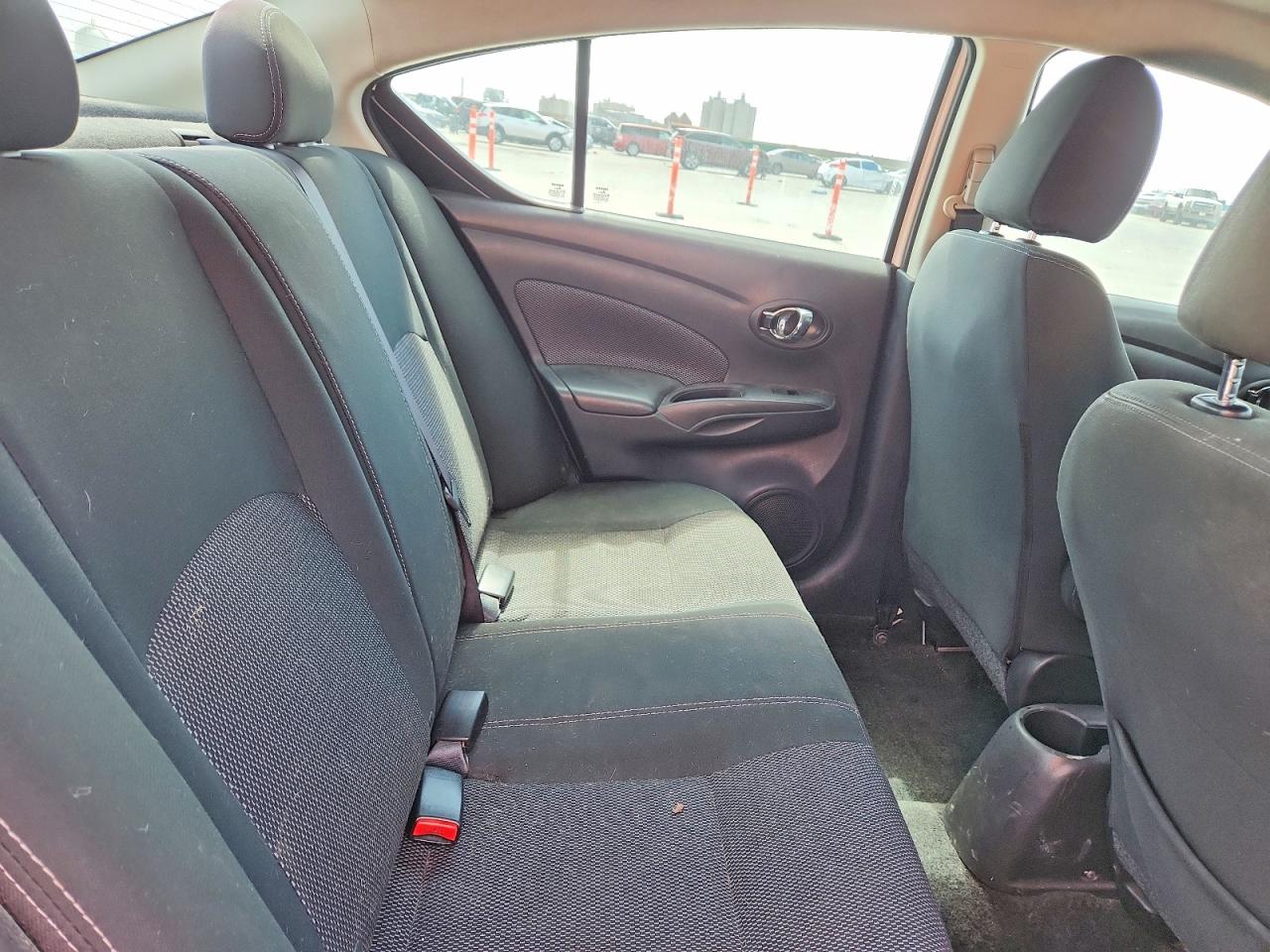 2018 NISSAN VERSA SV photo 19