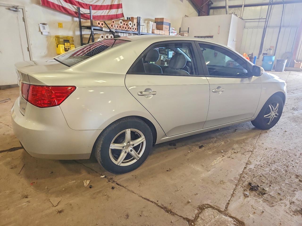 2010 KIA FORTE EX photo 5