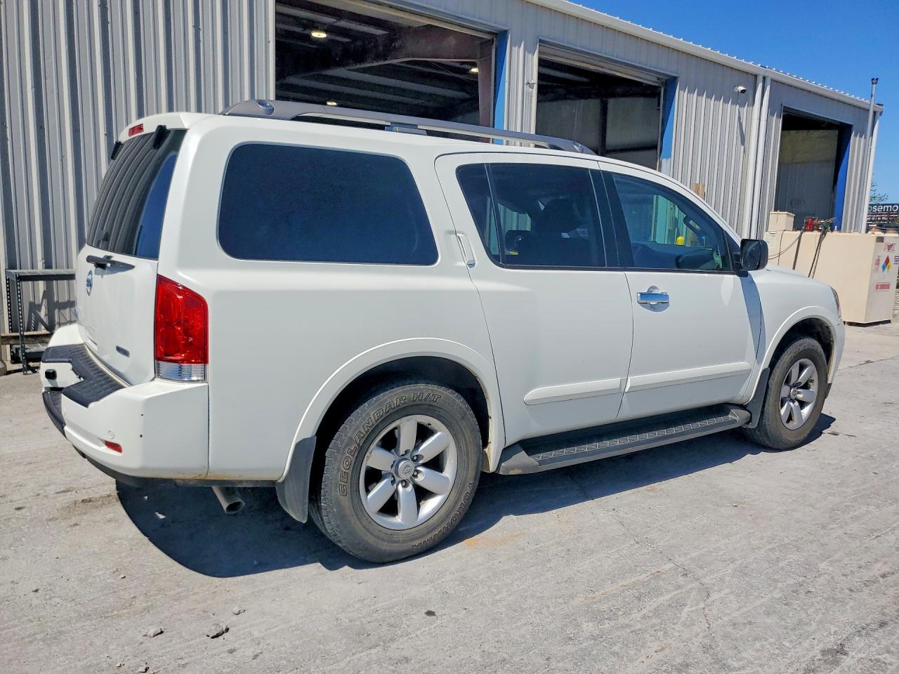 2015 NISSAN ARMADA SV photo 3