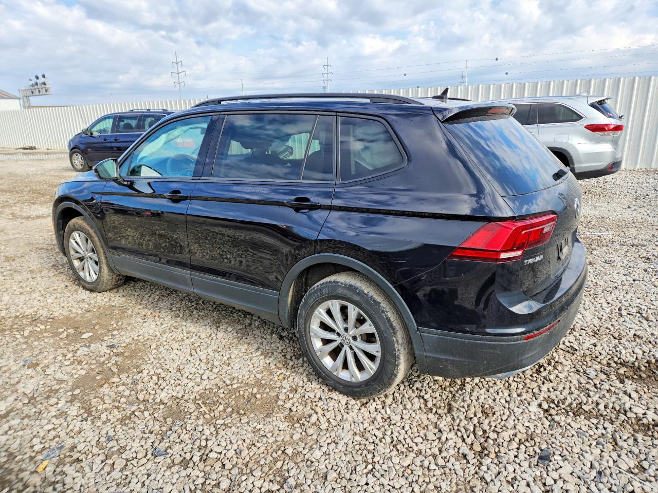 2020 VOLKSWAGEN TIGUAN S photo 4