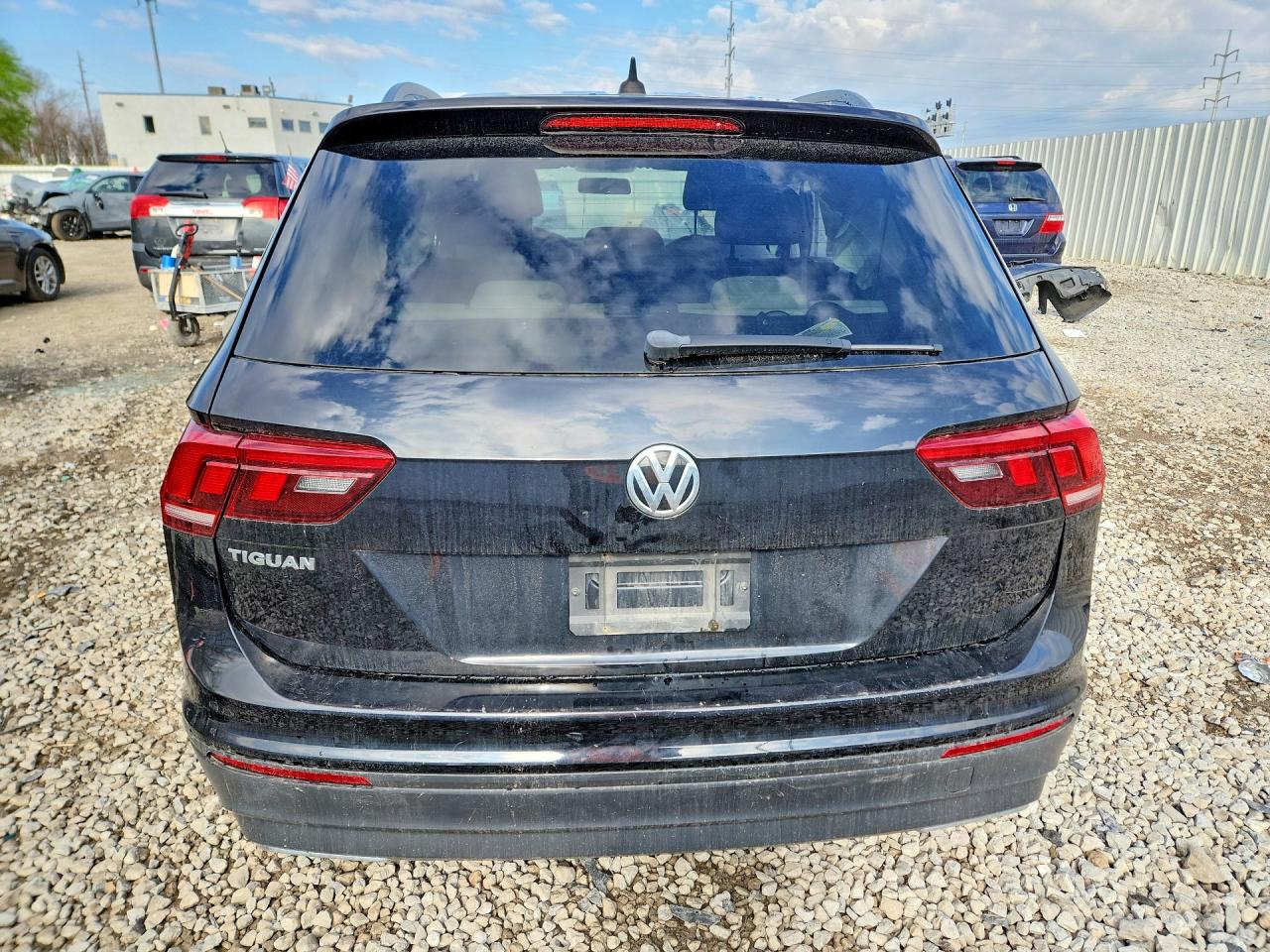 2020 VOLKSWAGEN TIGUAN S photo 16