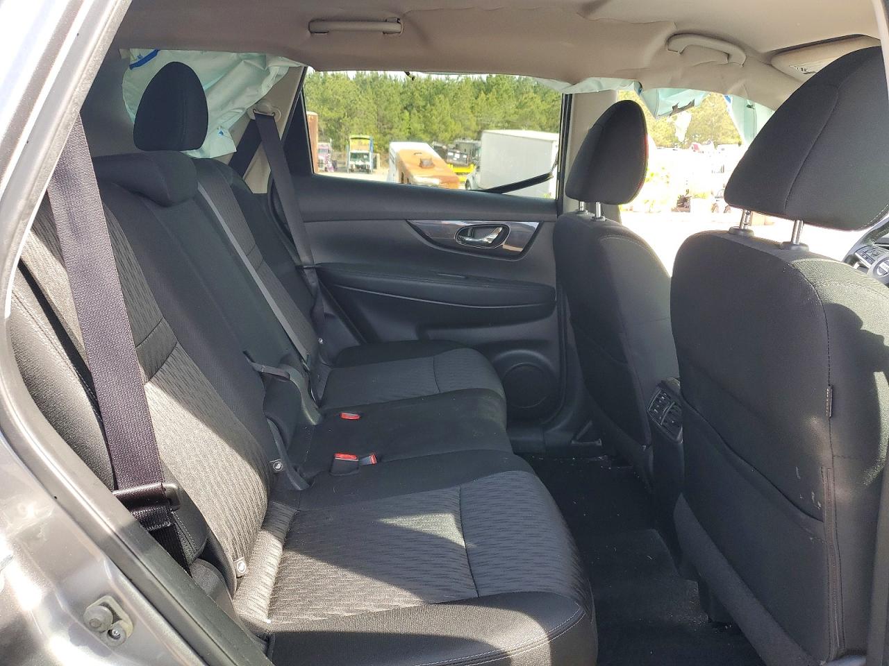 2018 NISSAN ROGUE SV photo 19