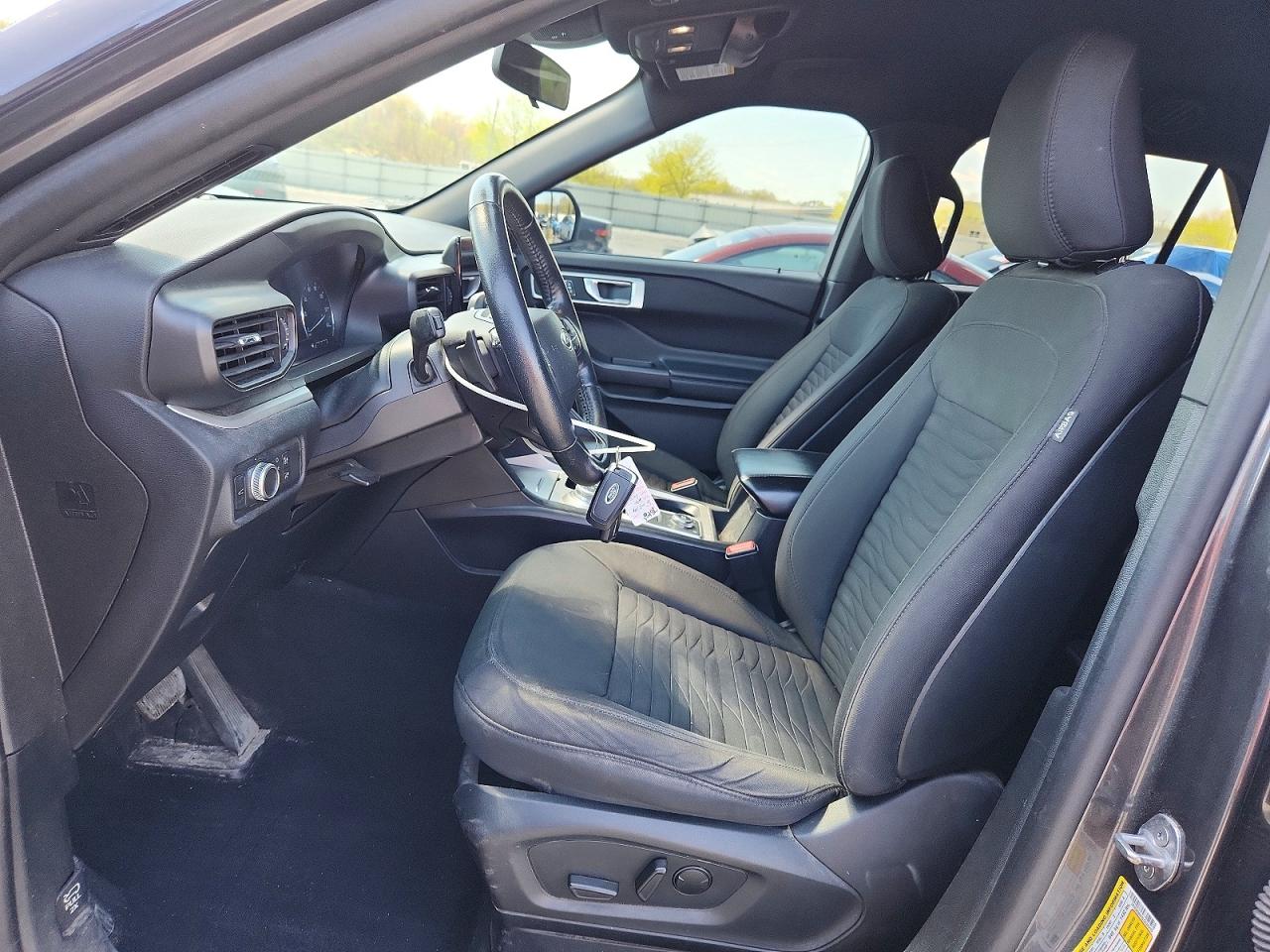 2020 FORD EXPLORER XLT photo 13