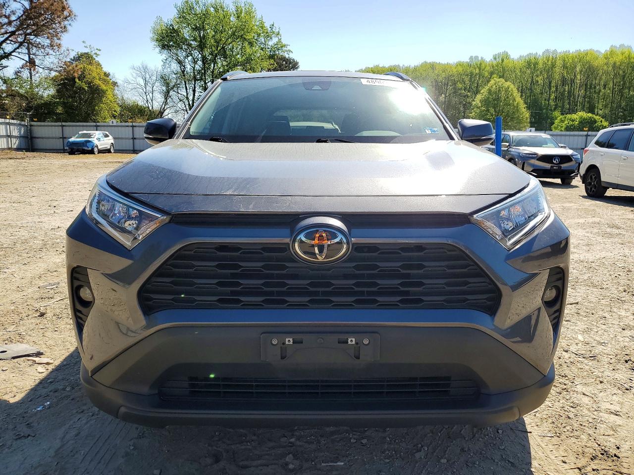 2021 TOYOTA RAV4 XLE photo 13