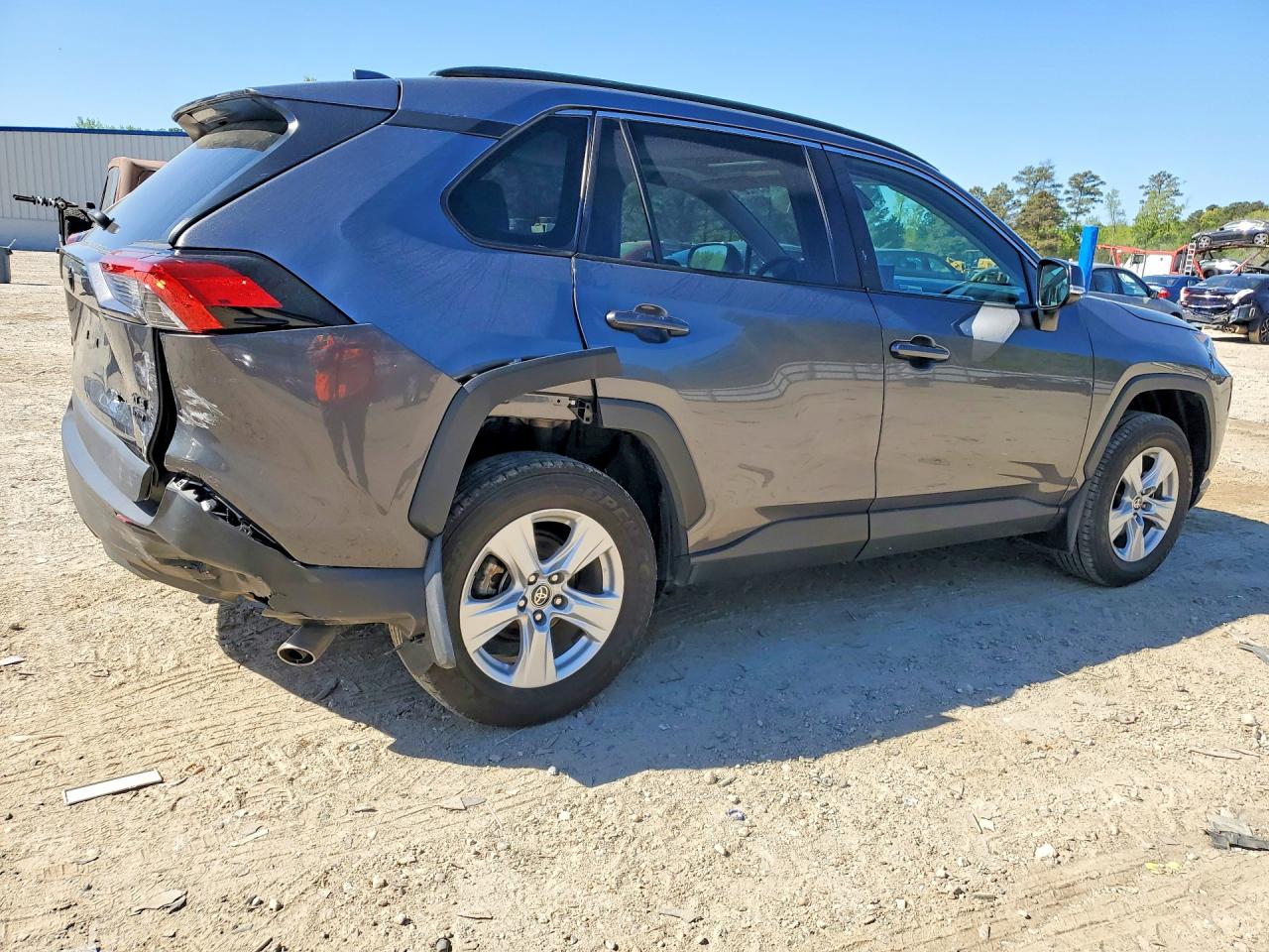 2021 TOYOTA RAV4 XLE photo 7
