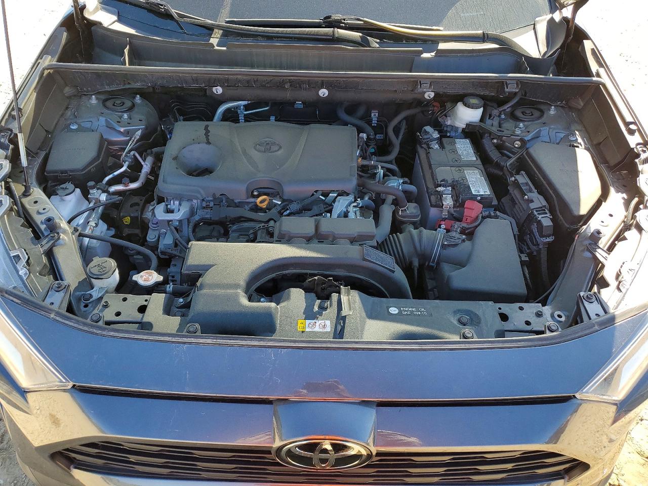2021 TOYOTA RAV4 XLE photo 34