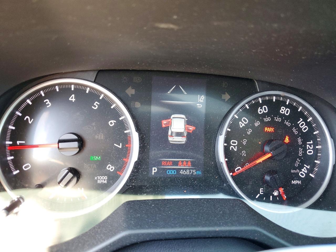 2021 TOYOTA RAV4 XLE photo 25