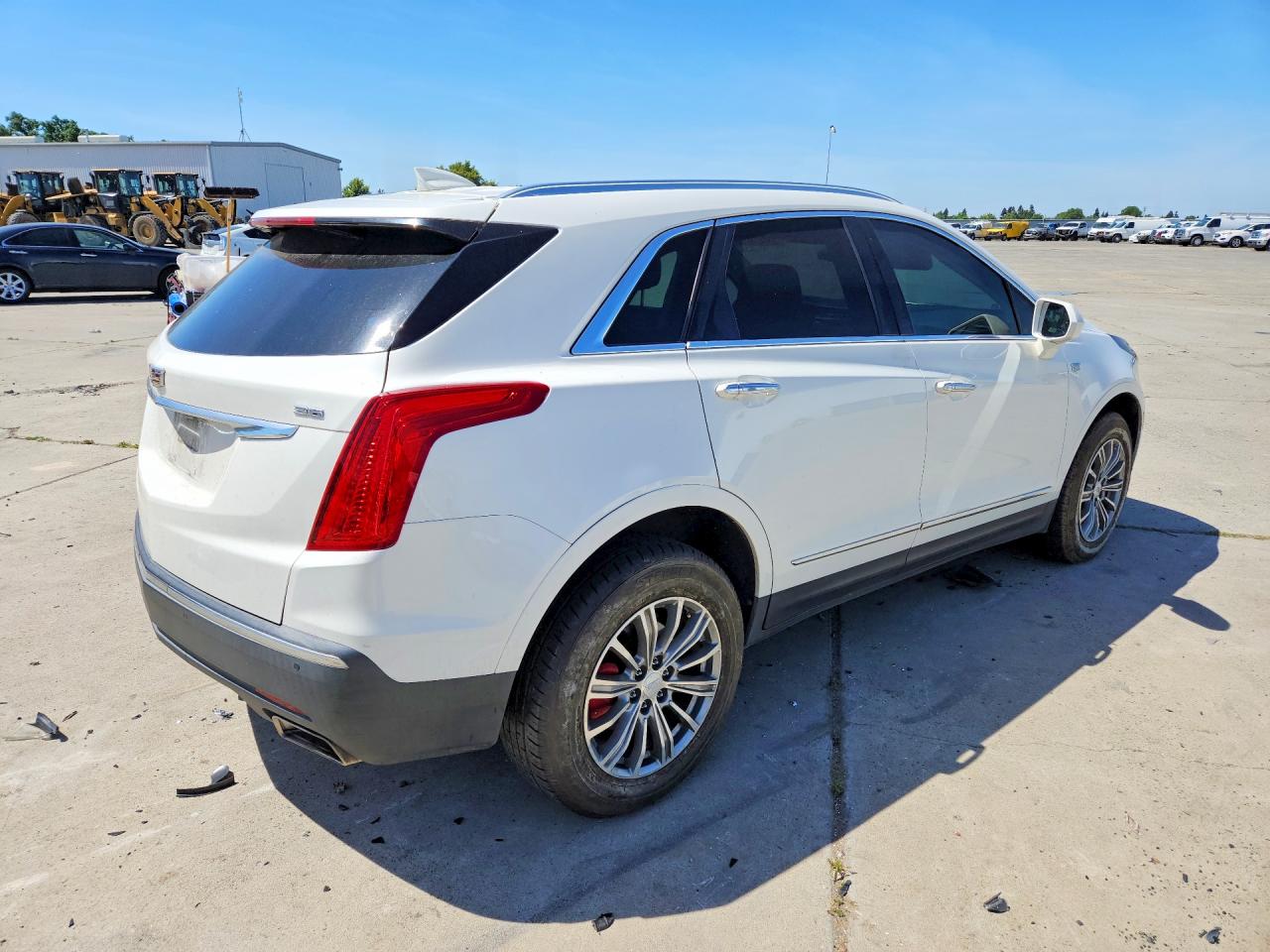 2017 CADILLAC XT5 LUXURY photo 5
