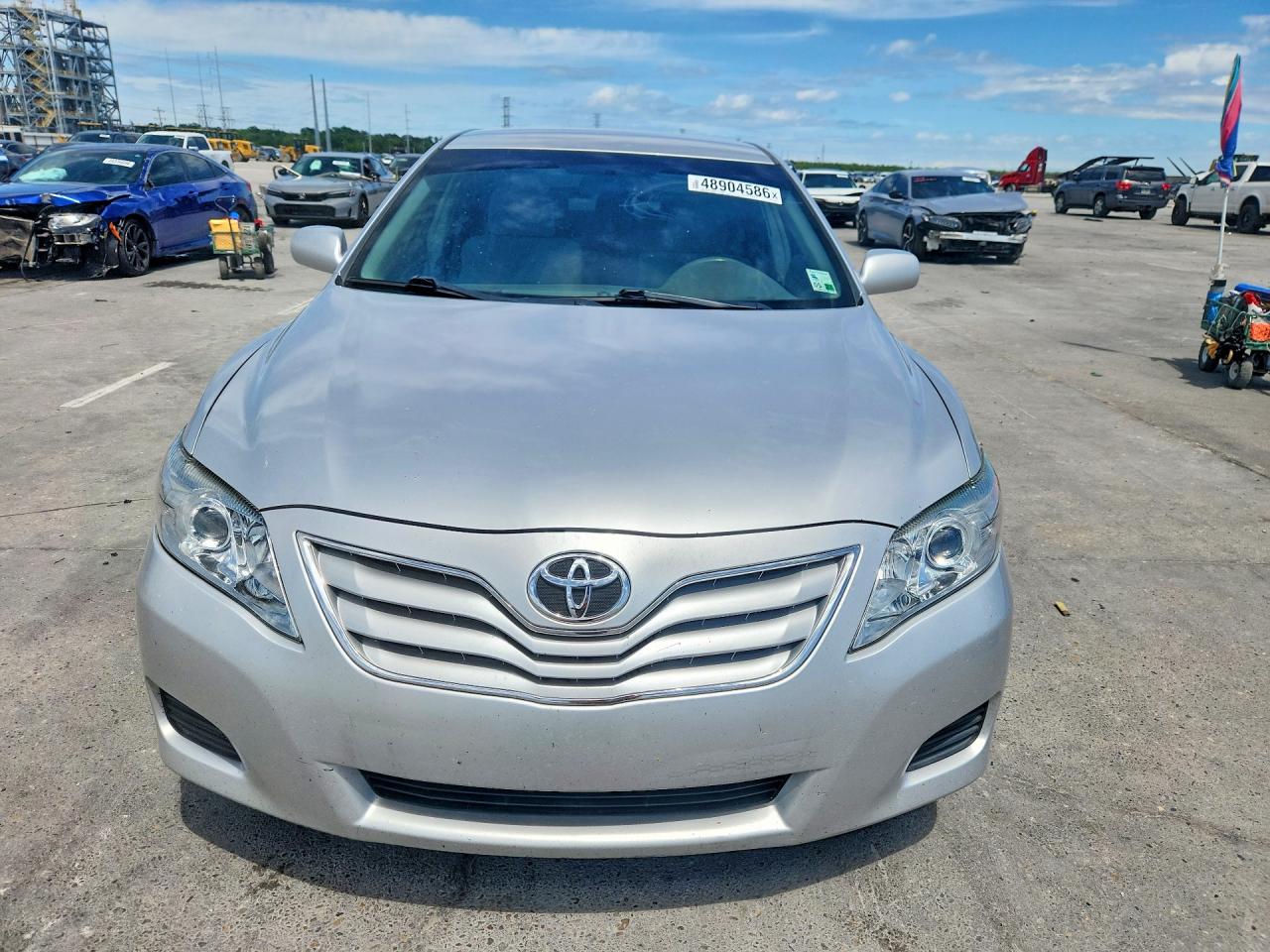 2011 TOYOTA CAMRY LE photo 5