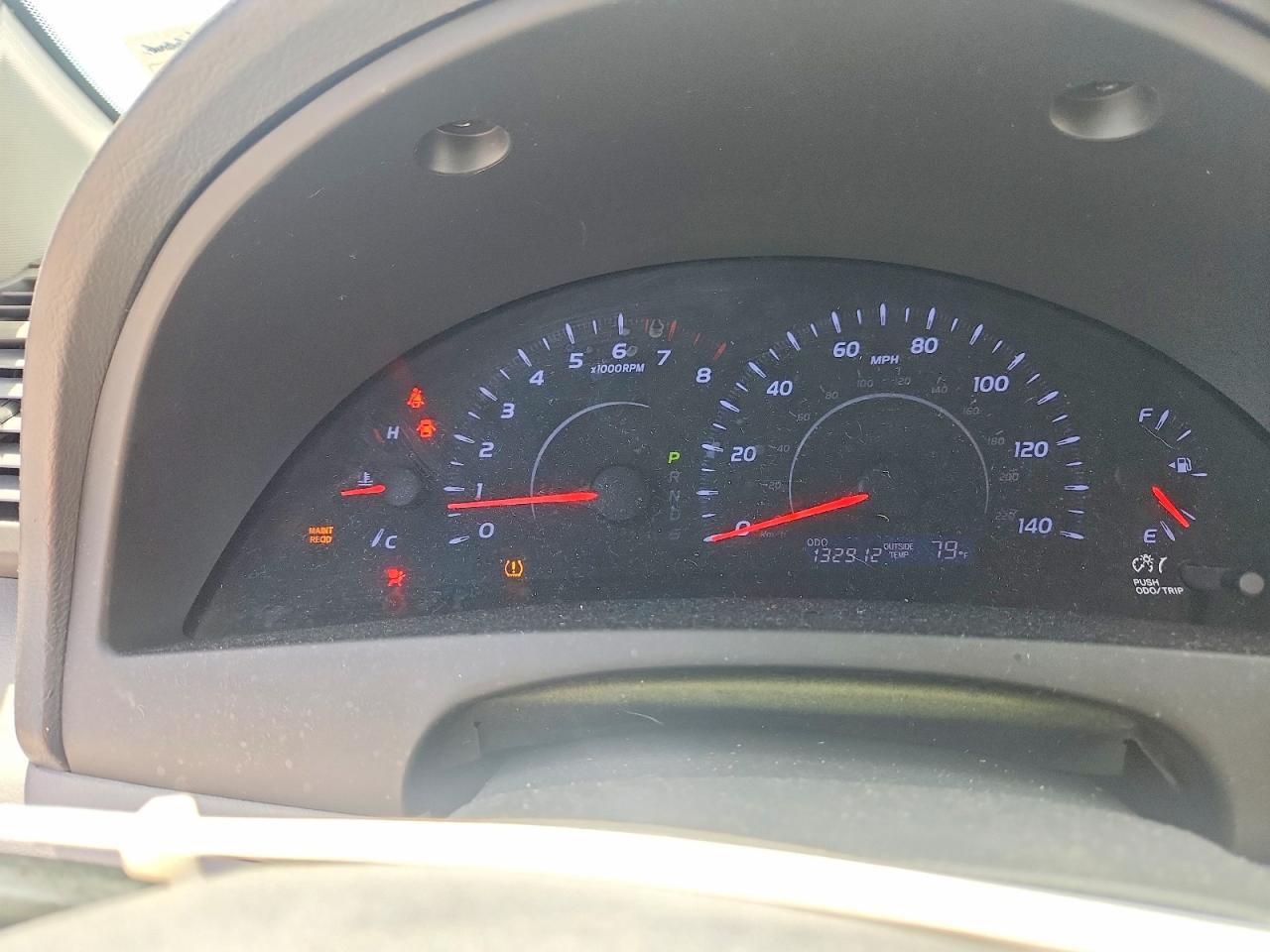 2011 TOYOTA CAMRY LE photo 9