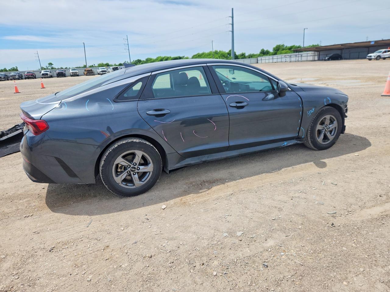 2023 KIA K5 LXS photo 3