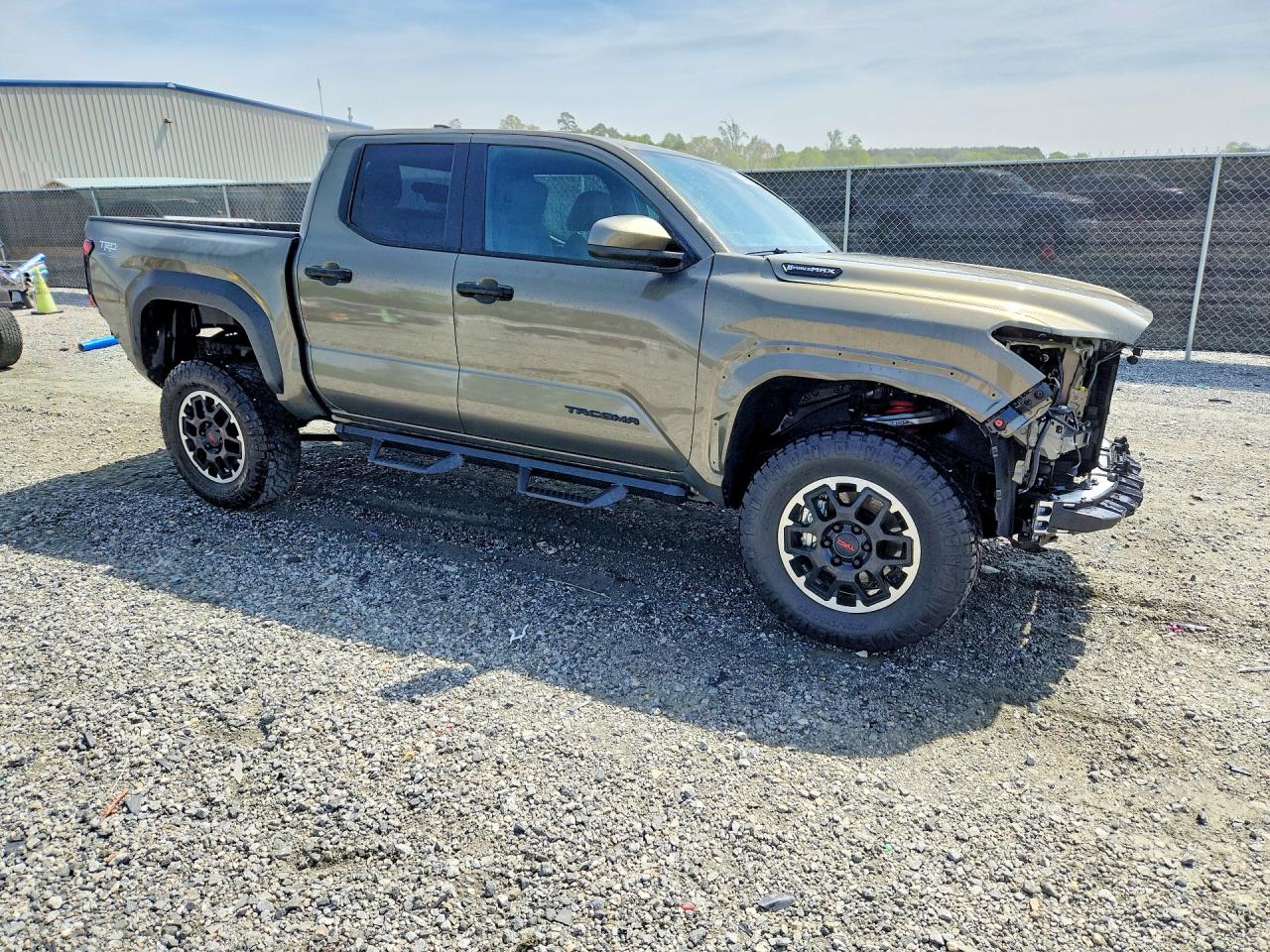 2025 TOYOTA TACOMA TRD OFF-ROAD HV photo 4