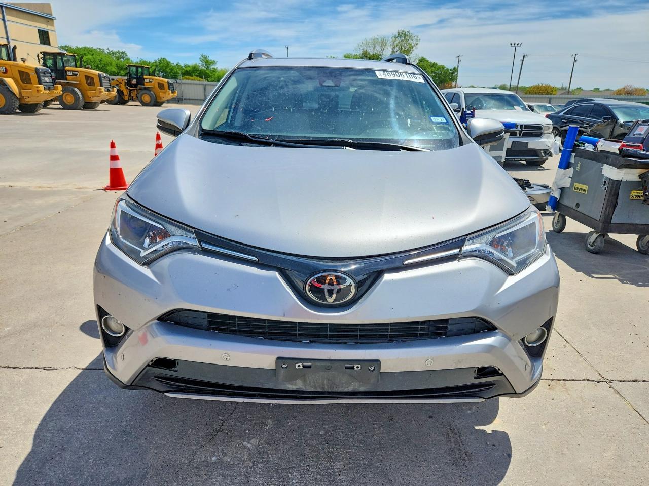 2018 TOYOTA RAV4 photo 9