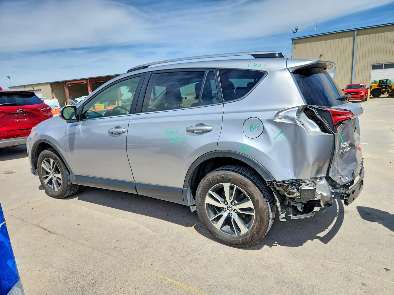 2018 TOYOTA RAV4 photo 3