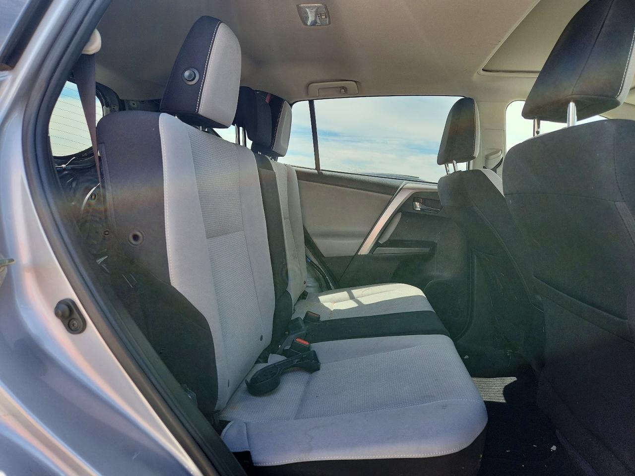 2018 TOYOTA RAV4 photo 21