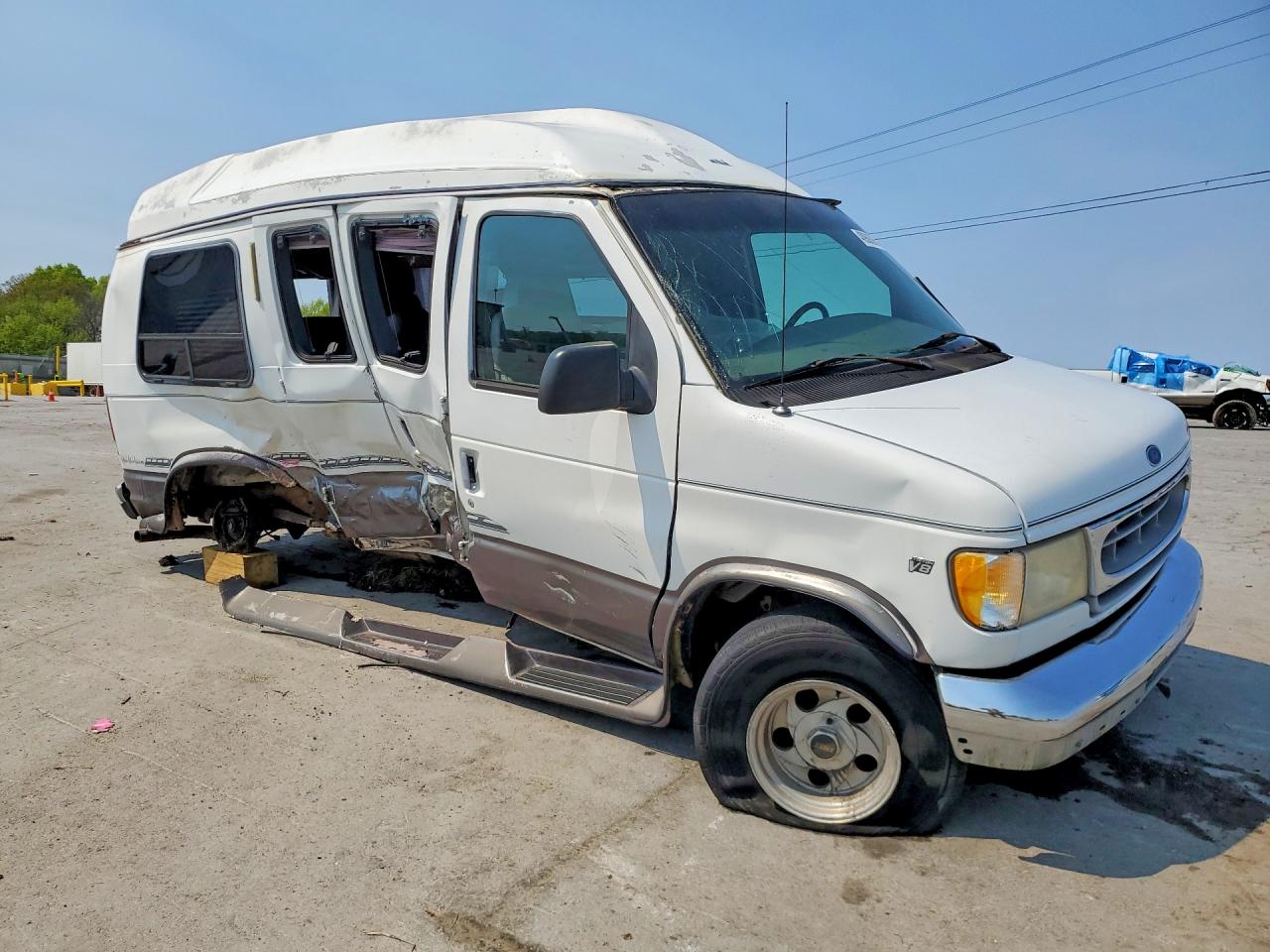 1997 FORD ECONOLINE E150 VAN photo 10
