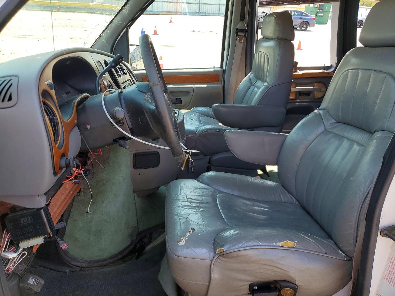 1997 FORD ECONOLINE E150 VAN photo 19