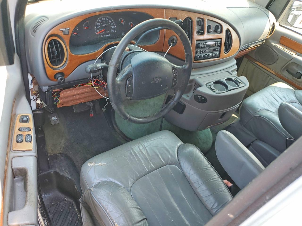 1997 FORD ECONOLINE E150 VAN photo 22